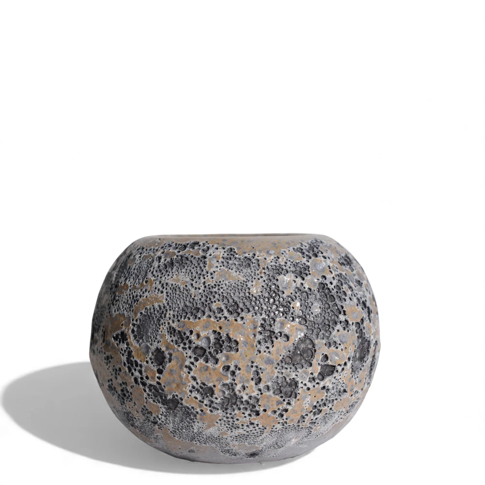 LavaStone Bubble-Texture Round Planter
